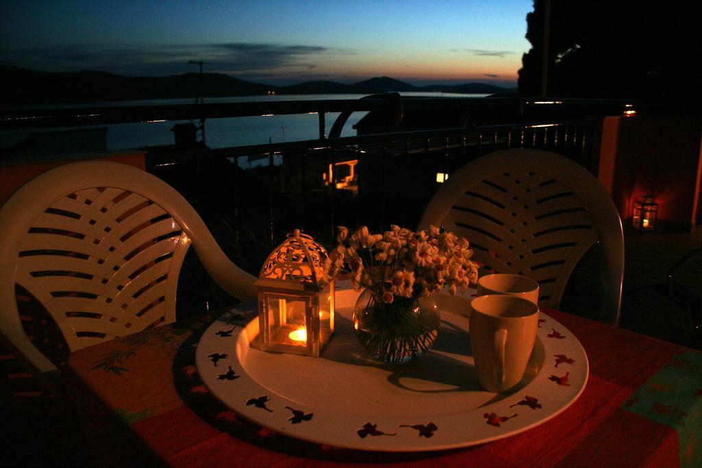 Apartments Mediterraneo Каприе Екстериор снимка