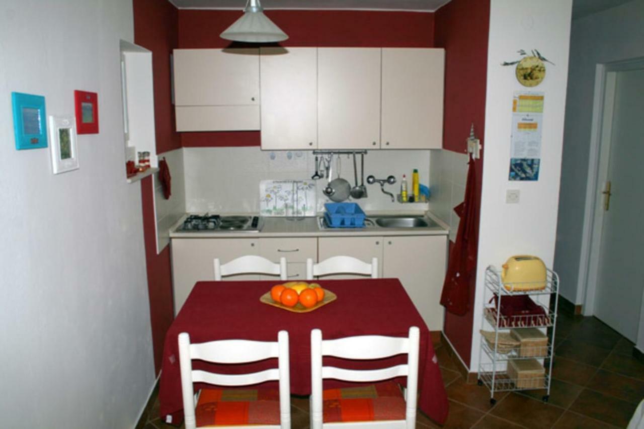 Apartments Mediterraneo Каприе Екстериор снимка