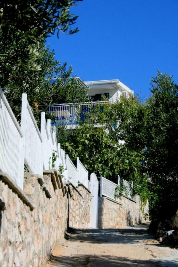 Apartments Mediterraneo Каприе Екстериор снимка
